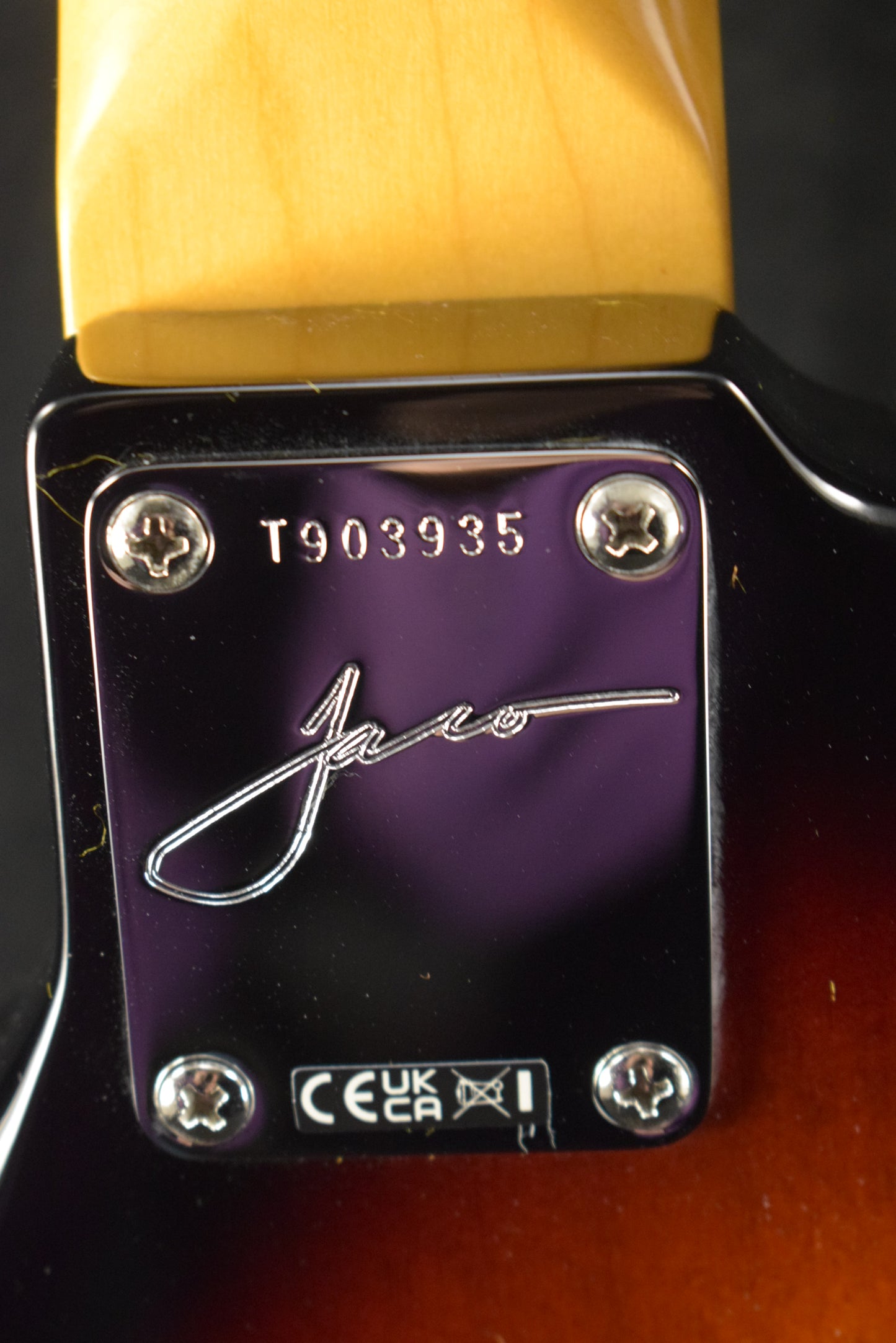 Fender Jaco Pastorius Jazz Bass Fretless Pau Ferro Fingerboard 3-Color Sunburst