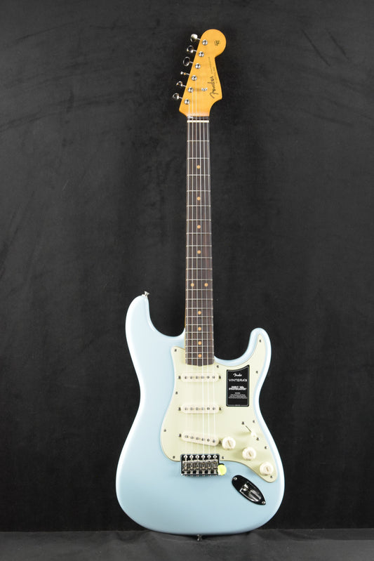 Fender Vintera III Early '60s Stratocaster Sonic Blue Rosewood Fingerboard