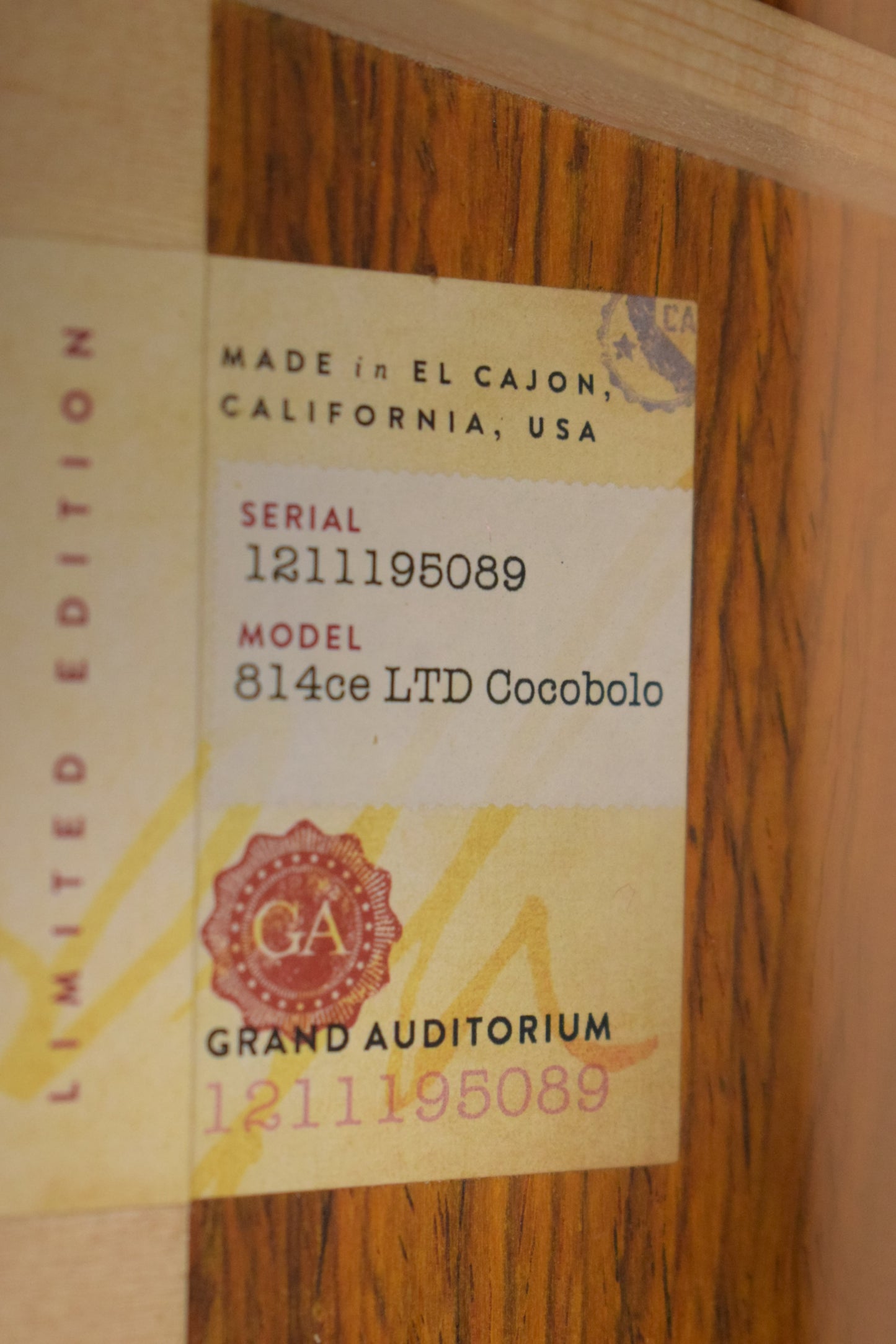 Taylor 814ce LTD Cocobolo Claria Pickup System Natural