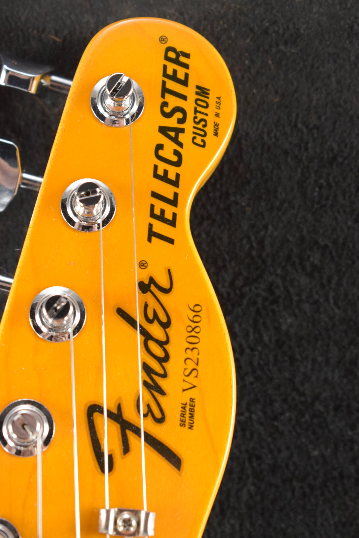 Fender American Vintage II 1977 Telecaster Custom Maple Fingerboard Black