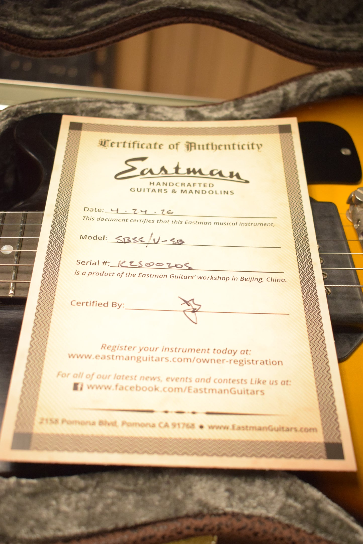 Eastman SB55/V-SB Solid Body Antique Varnish Sunburst Finish