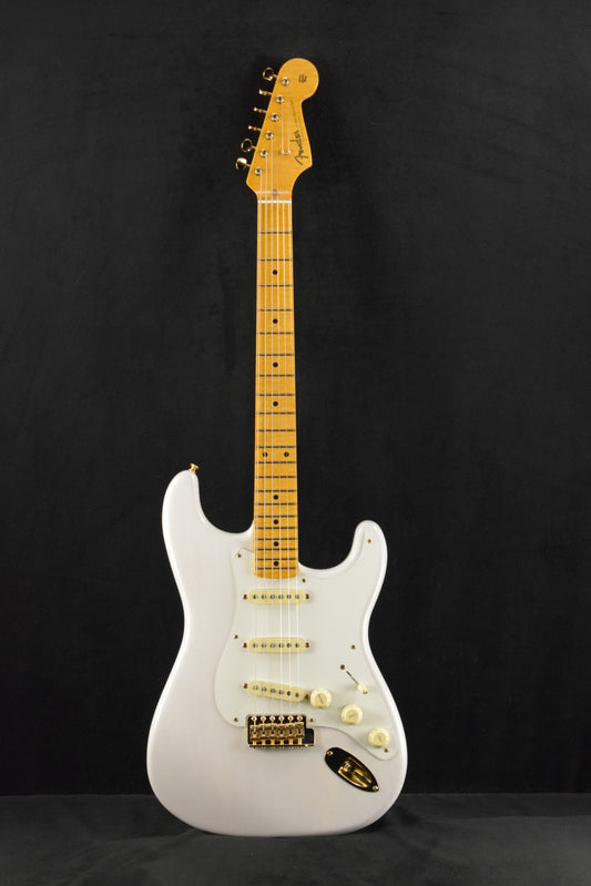 Fender Limited Edition American Vintage II 1957 Stratocaster Flame Maple Fingerboard White Blonde