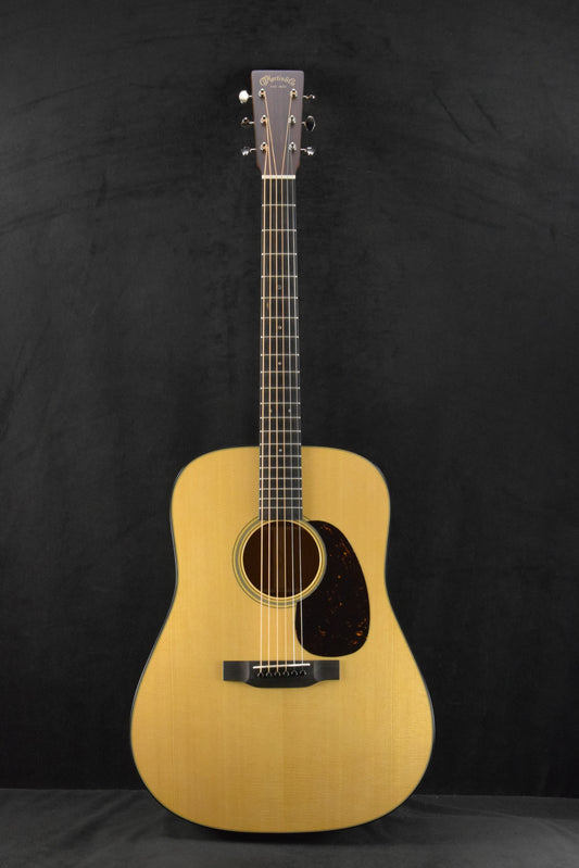 Martin D-18 Natural