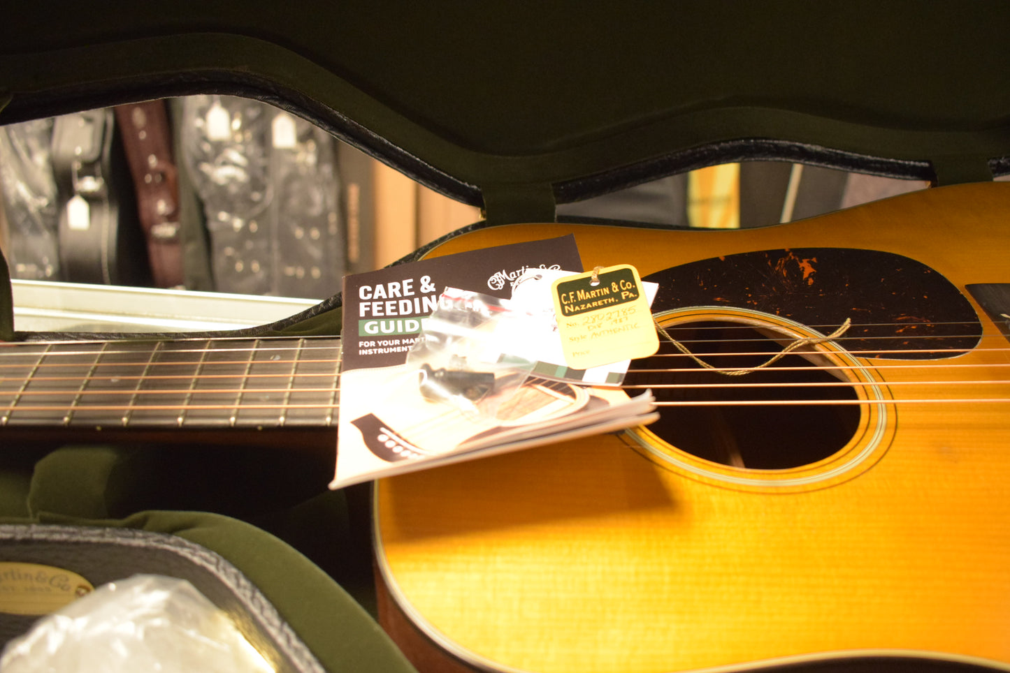 Martin Custom Shop D-18 Authentic 1937 VTS Aged Natural