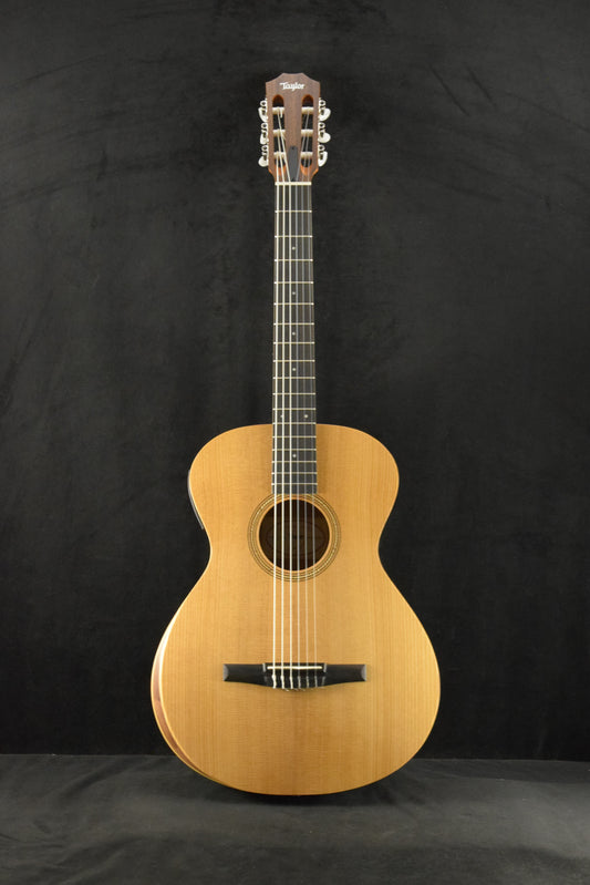 Taylor Academy 12e-N Nylon-String Acoustic-Electric Natural