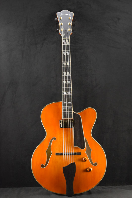 Eastman AR580CE-HB Archtop Honeyburst