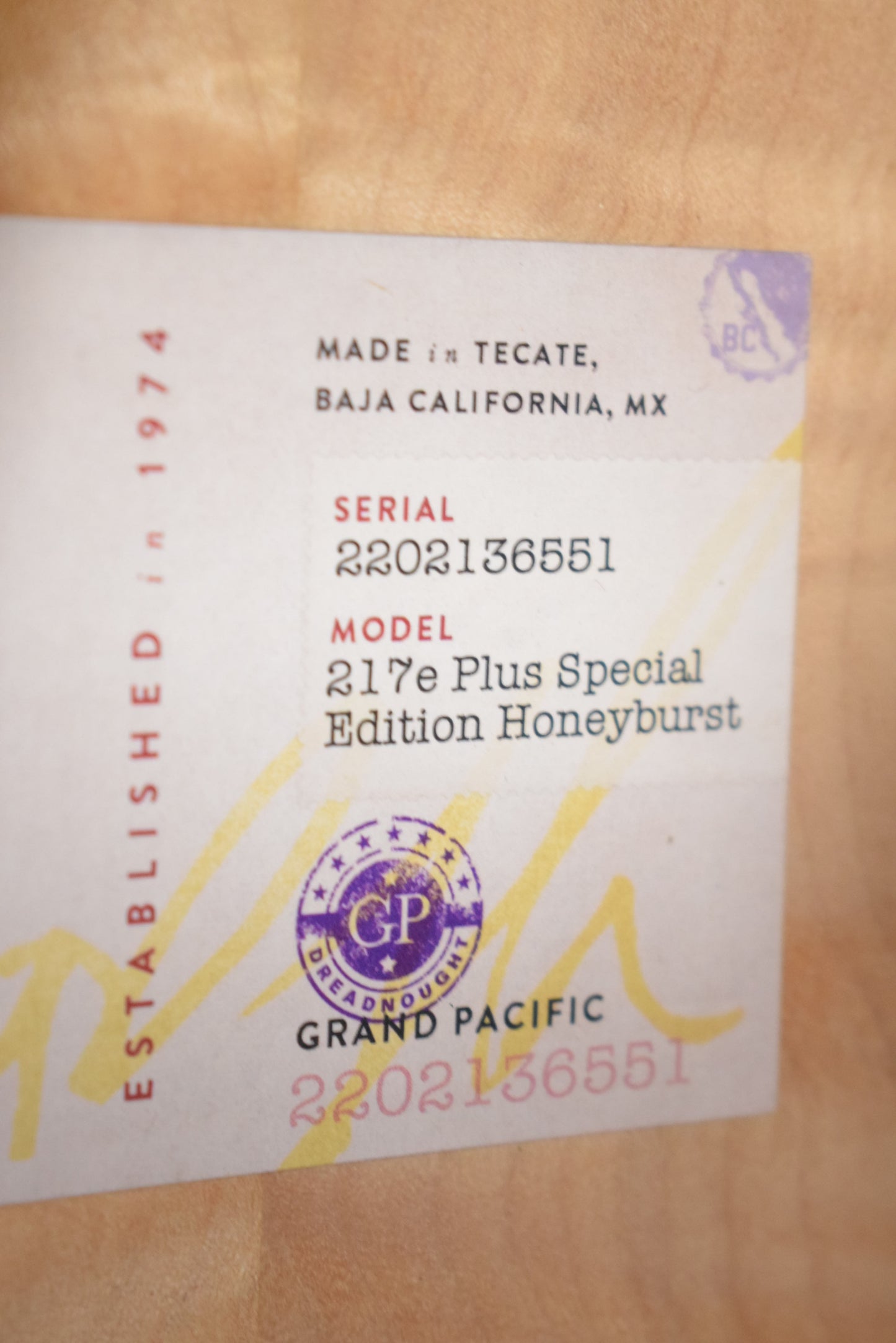 Taylor 217e Plus Special Edition Honeyburst