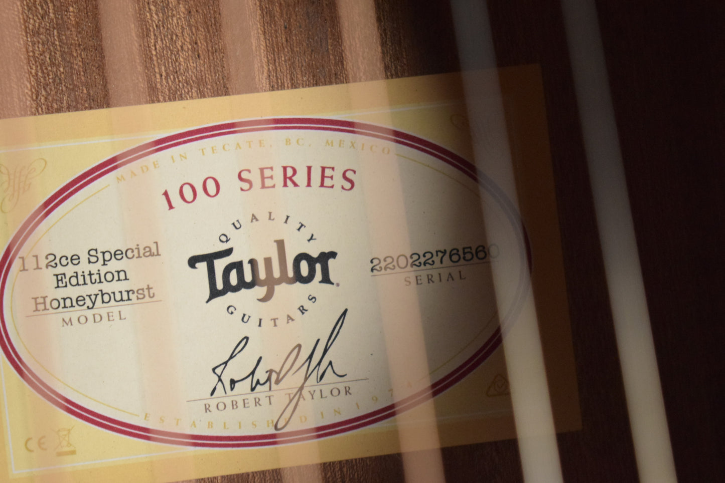 Taylor 112ce Special Edition Honeyburst