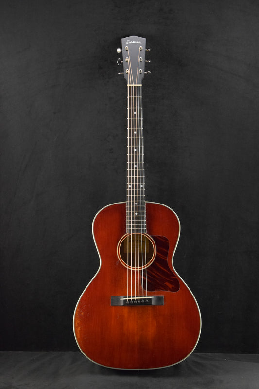 Eastman E10OOSS/V OO-Style Concert Slope Shoulder Classic Antique Varnish