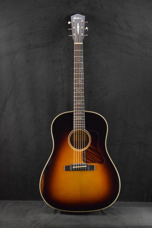 Eastman E22SS/V-SB Sloped Shoulder Dreadnought Antique Varnish Sunburst