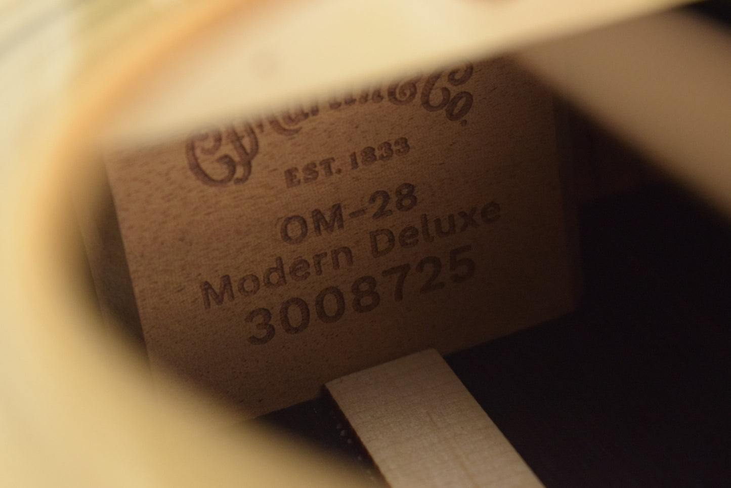 Martin OM-28 Modern Deluxe Natural