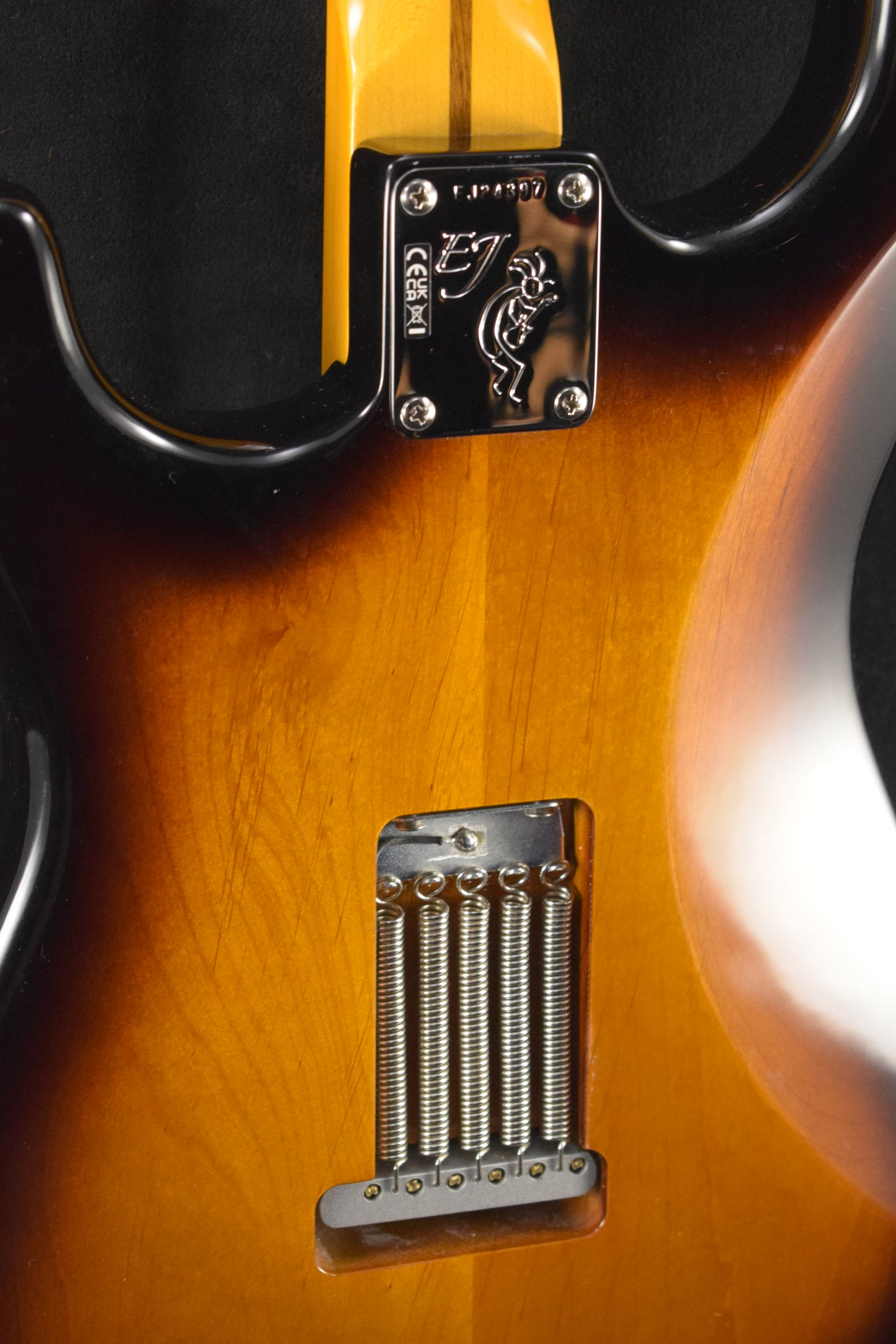Fender Eric Johnson Stratocaster 2-Color Sunburst Maple Fingerboard