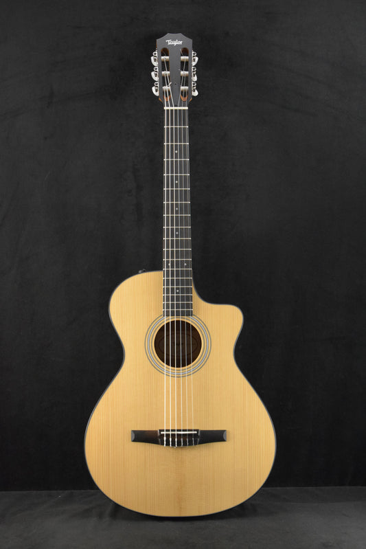 Taylor 112ce-N Nylon-String Sapele/Torrefied Spruce Natural