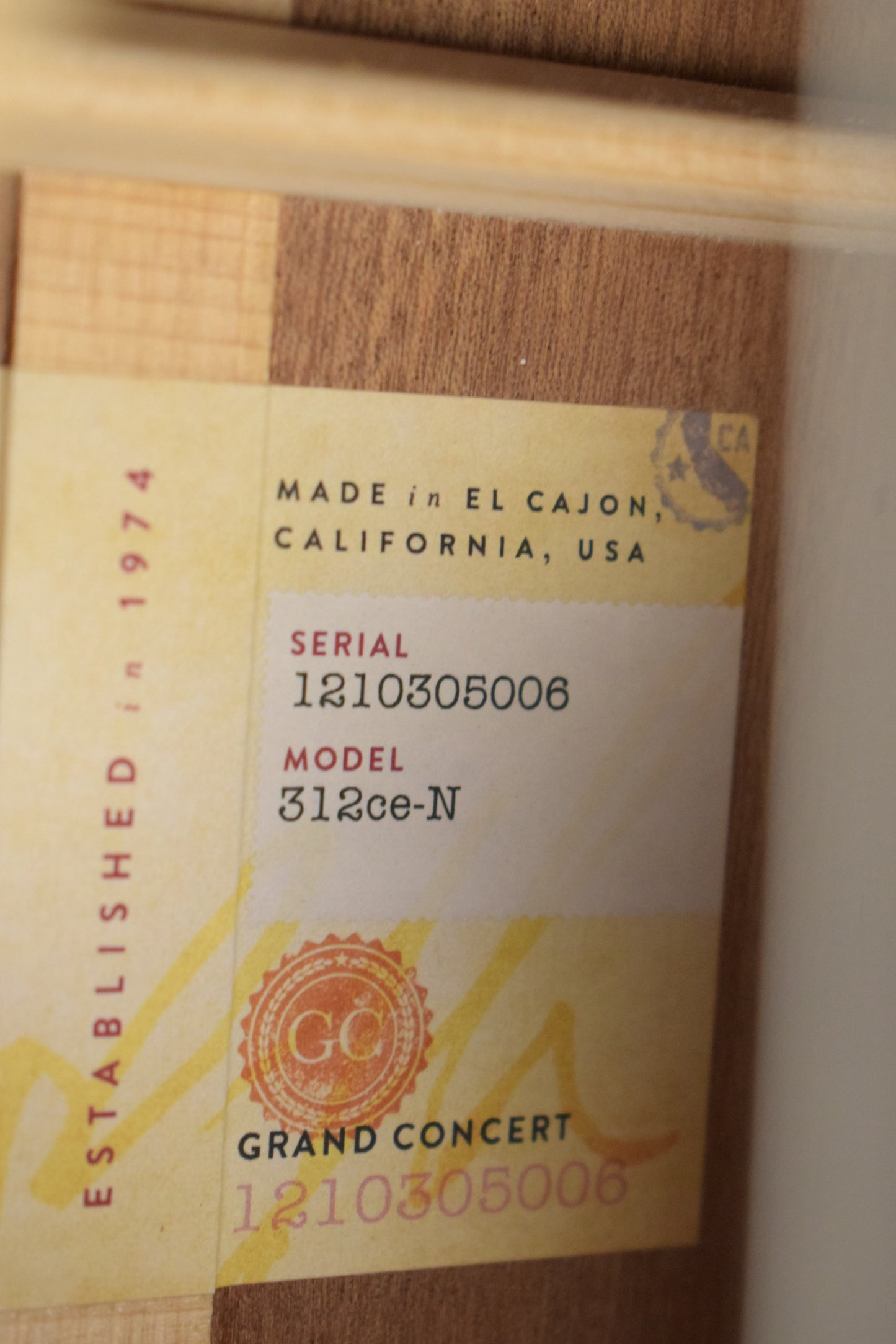 Taylor 312ce-N Nylon-String 12-Fret Natural