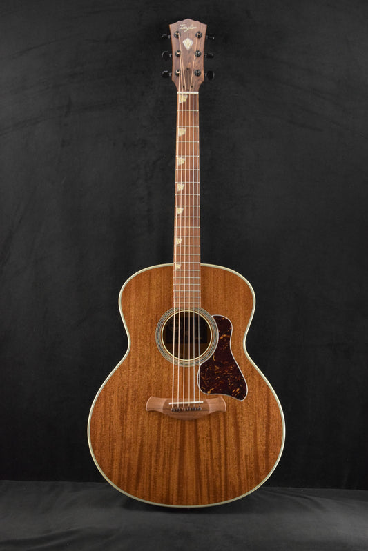 Taylor Gold Label Catch #16 C24e B6016 Super Auditorium Ribbon Mahogany/Ribbon Mahogany