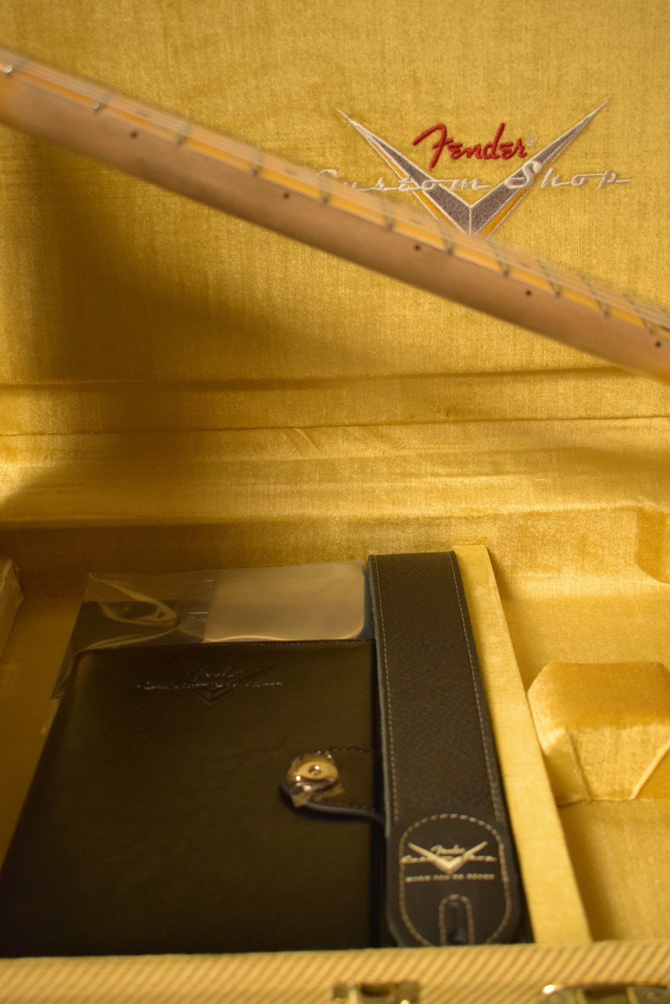 Fender 1954 Telecaster Heavy Relic Faded Aged Nocaster Blonde 1-Piece Rift Sawn Maple Neck Fingerboard,