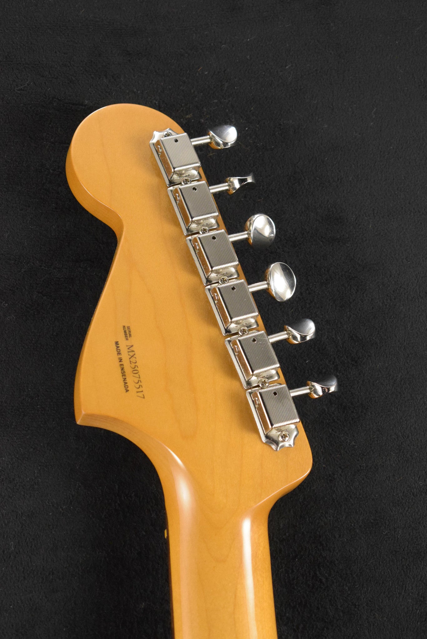 Fender Vintera II '60s Bass VI Fiesta Red Rosewood Fingerboard