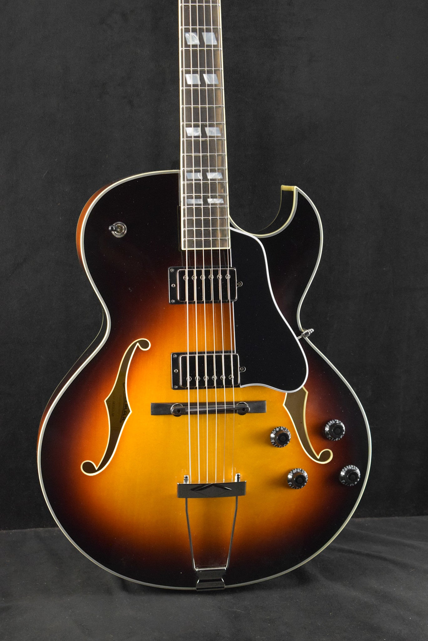 Eastman AR372CE-SB Kent Armstrong HPAG-1 Pickups Archtop Sunburst