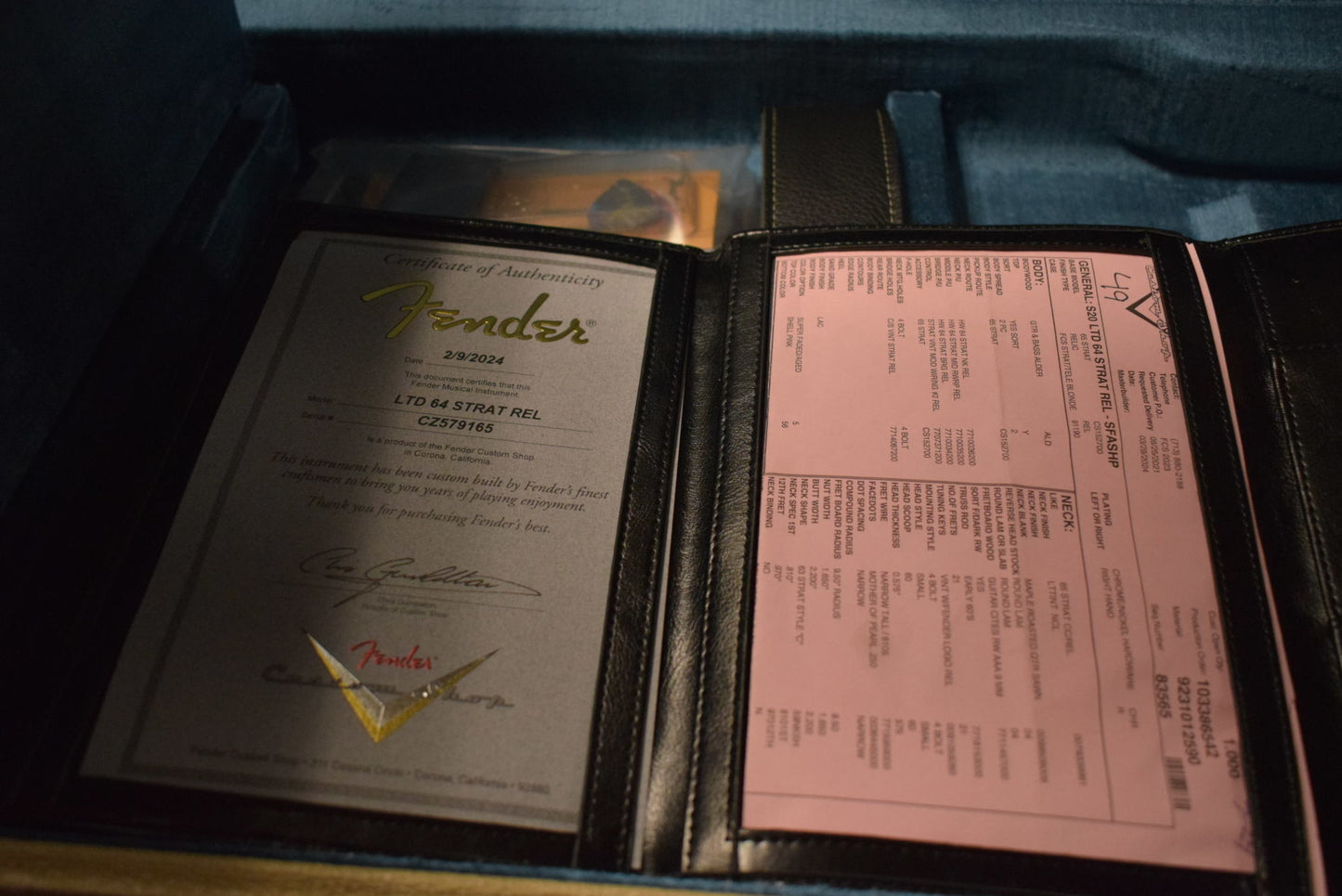 Fender Limited Edition '64 Stratocaster Relic - Super Faded Aged Shell Pink