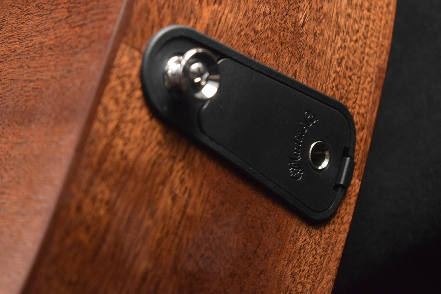 Martin 000 Jr E Acoustic-Electric Junior Sapele/Sapele Satin