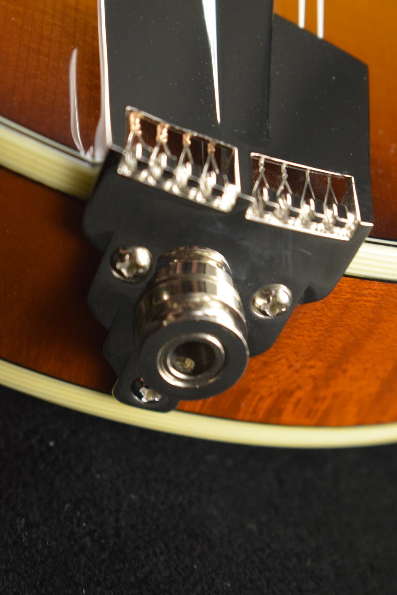 Eastman MD614-GB F-Style Oval-Hole Electric Mandolin Goldburst