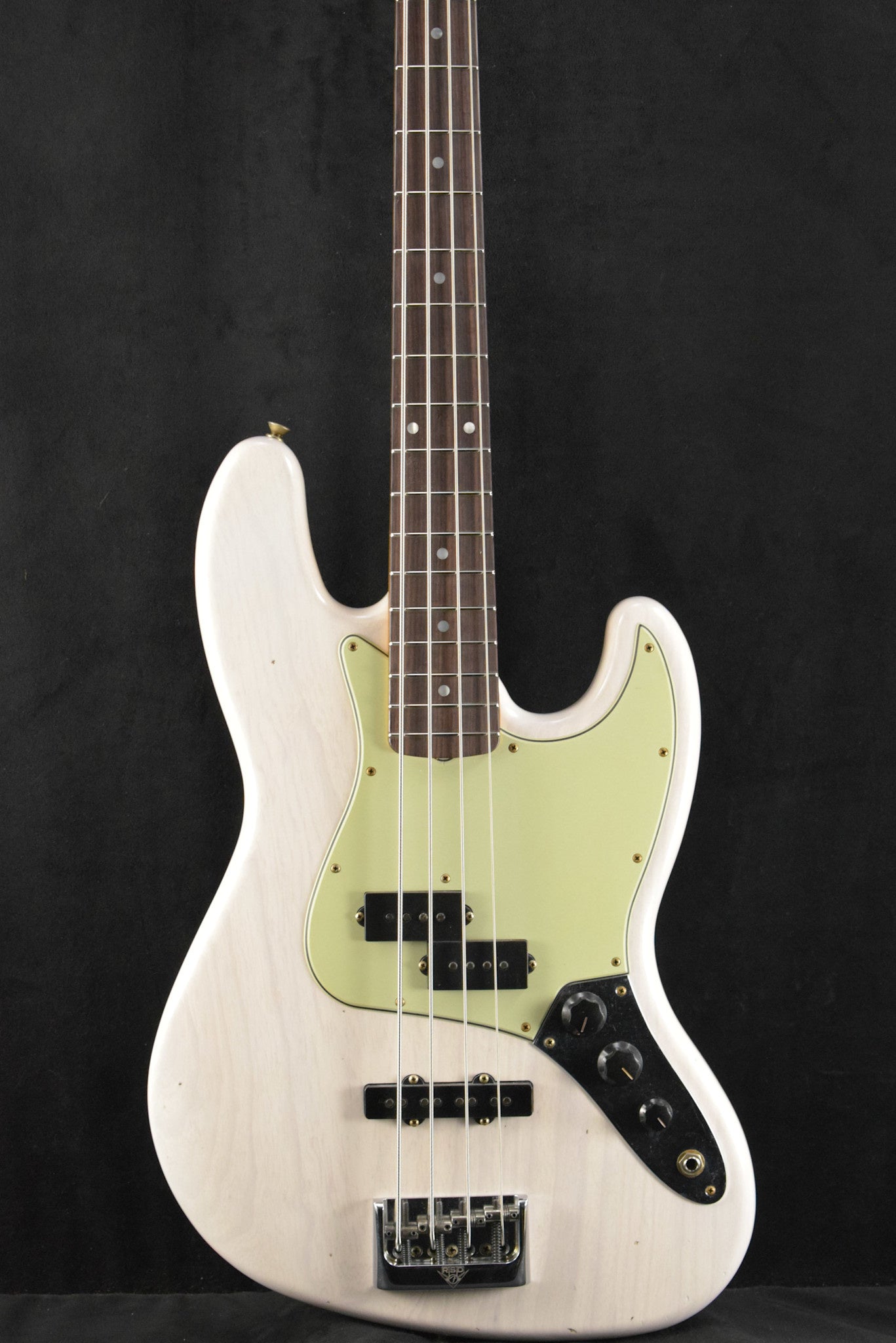 Fender Jazz Bass フレットレス ホワイト Fender Limited Edition Jazz Bass Special Journeyman Relic White
