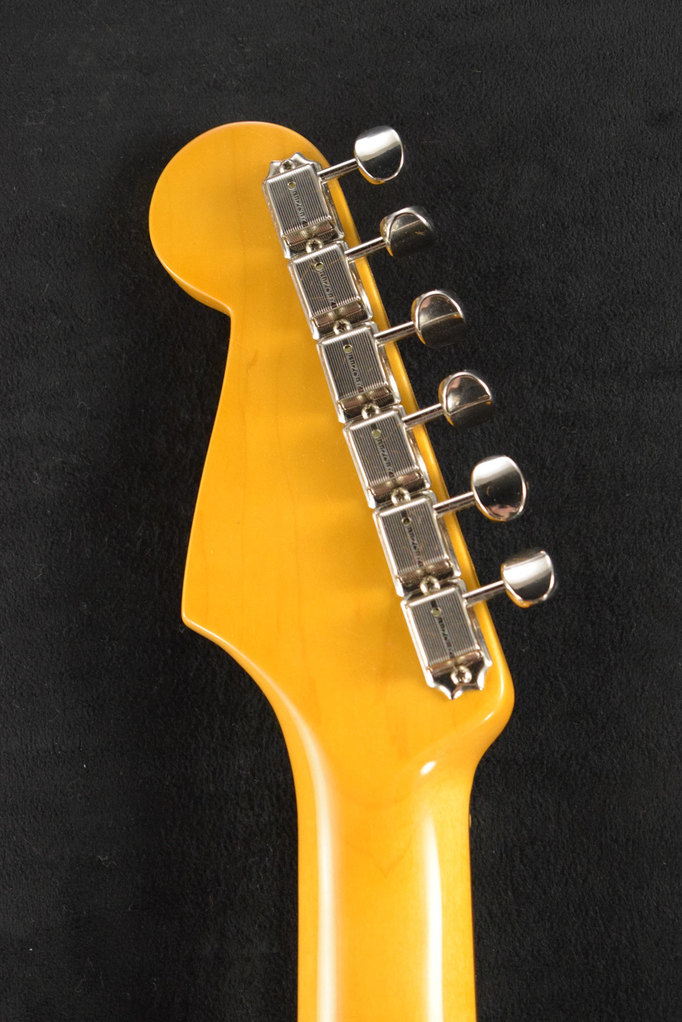 Fender American Vintage II 1965 Stratocaster Shoreline Gold Round-Lam Rosewood Fingerboard