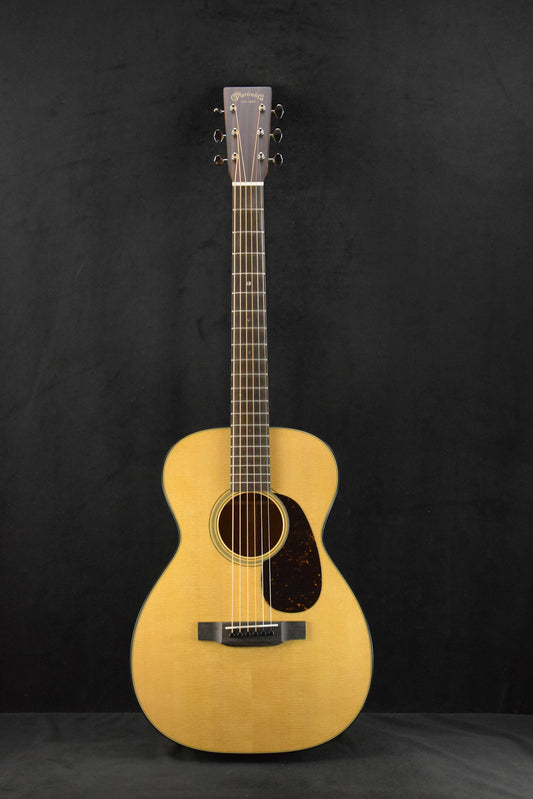 Martin 0-18 Natural