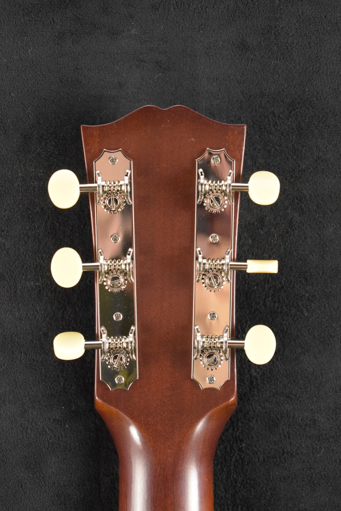 Gibson Custom Shop 1942 Banner J-45 Vintage Sunburst