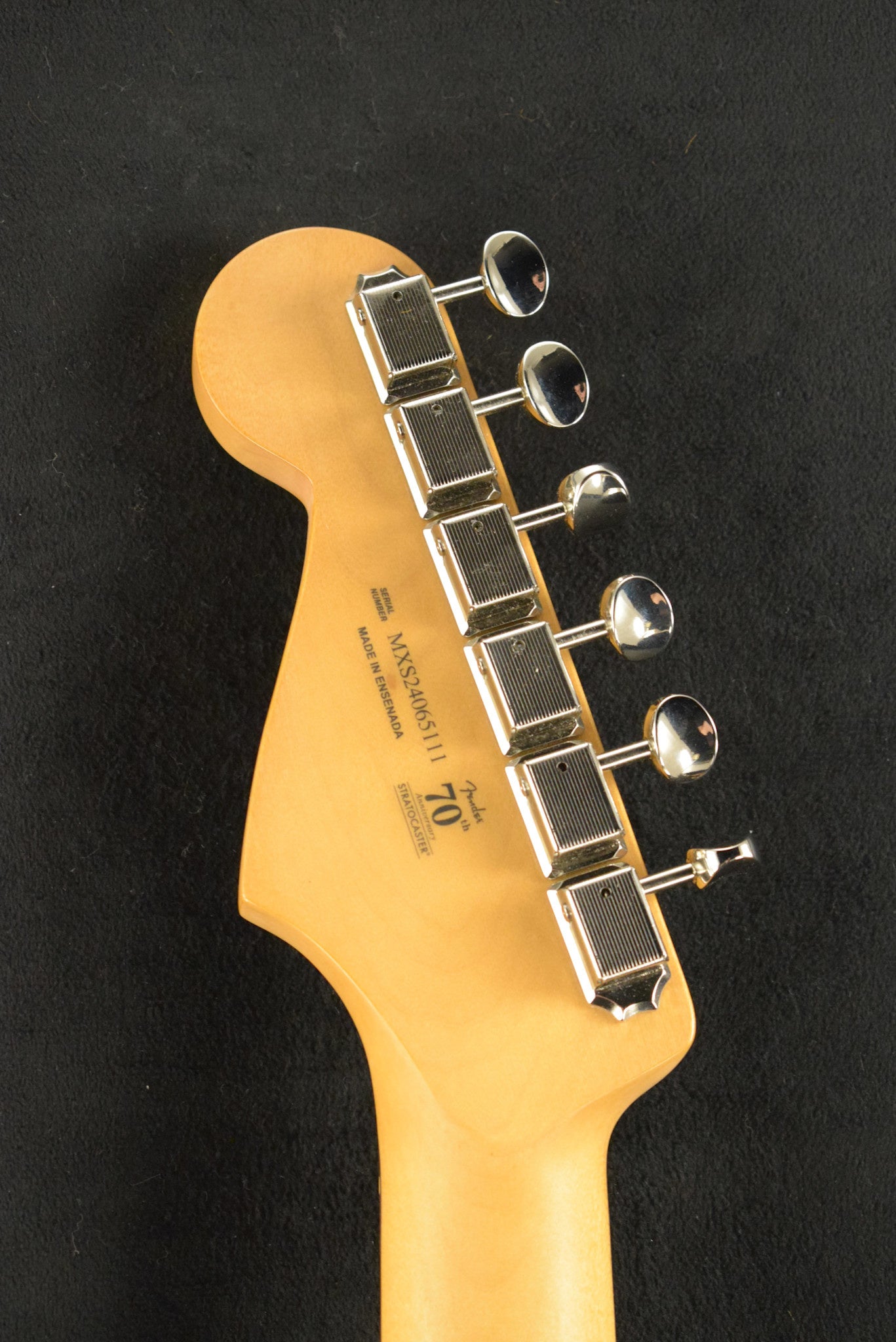 Fender Player II Stratocaster Coral Red Rosewood Fingerboard