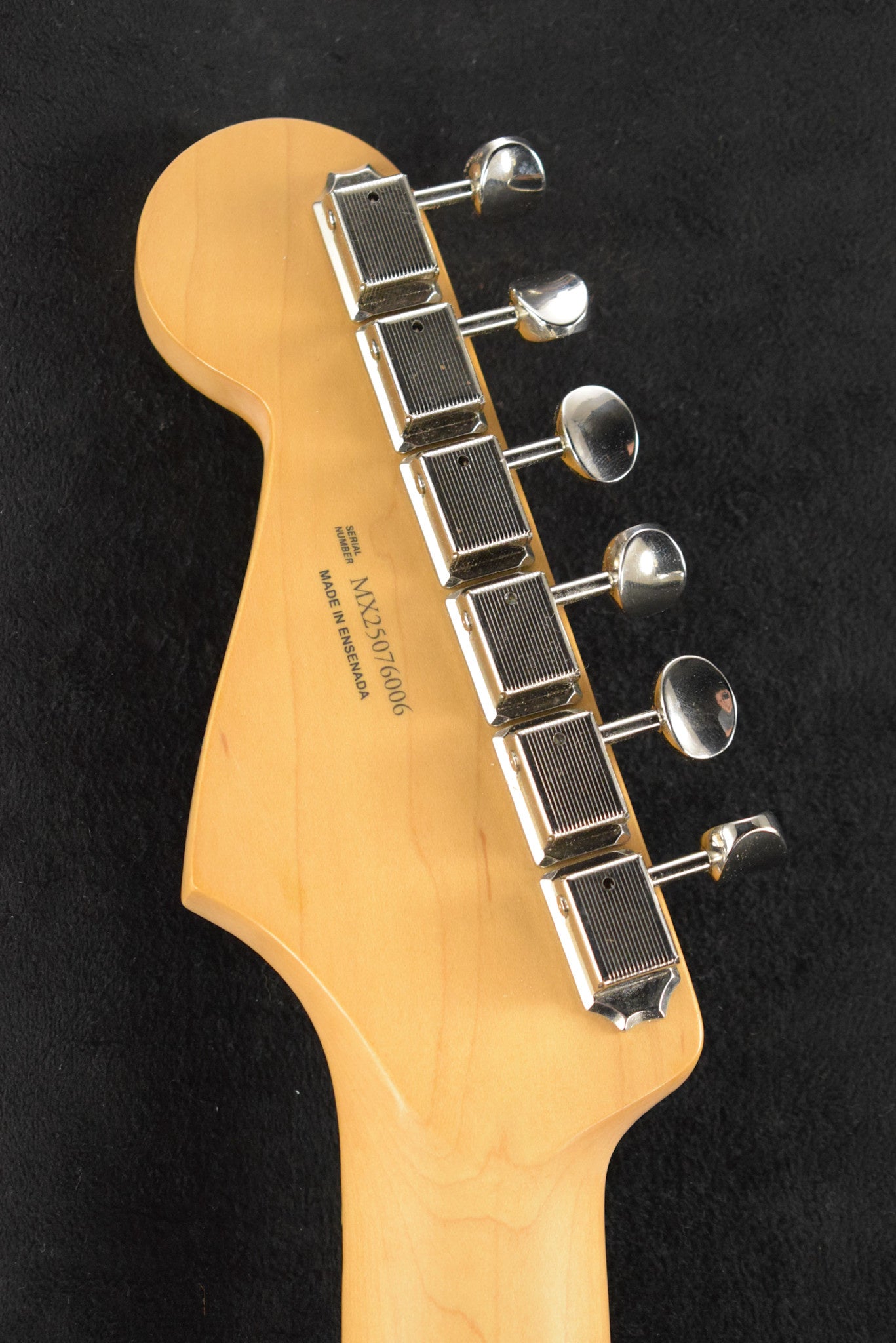 Fender Player II Stratocaster Polar White Maple Fingerboard