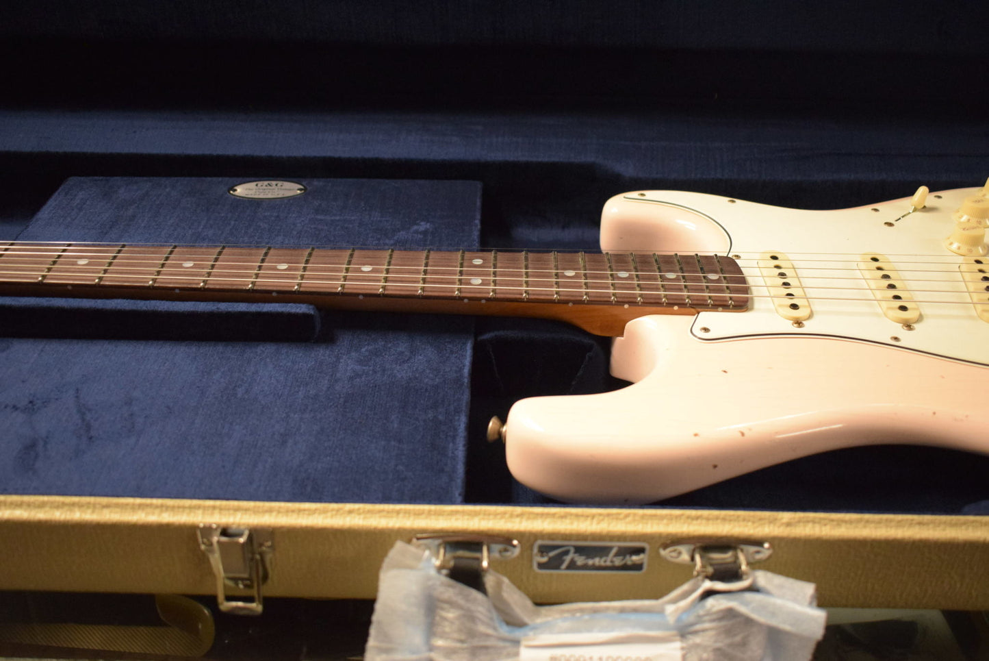 Fender Limited Edition '64 Stratocaster Relic - Super Faded Aged Shell Pink