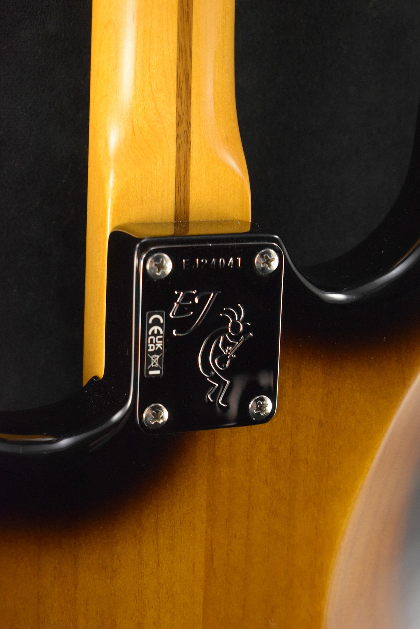 Fender Eric Johnson Stratocaster 2-Color Sunburst Maple Fingerboard