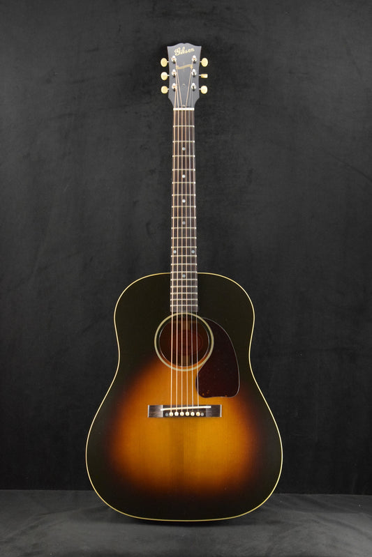 Gibson Custom Shop 1942 Banner J-45 Vintage Sunburst