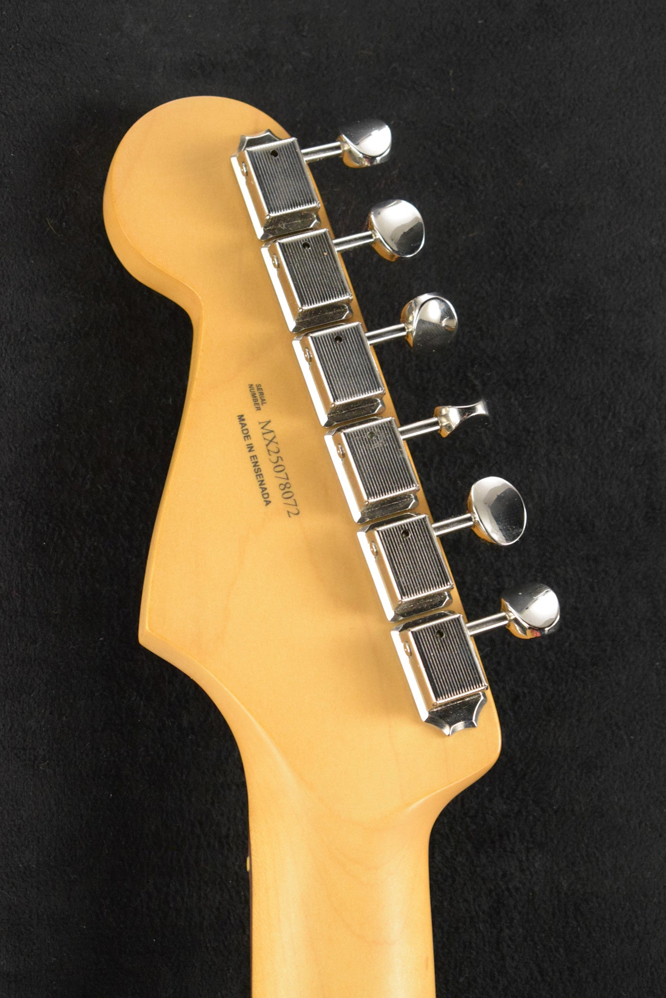 Fender Player II Stratocaster HSS Coral Red Rosewood Fingerboard