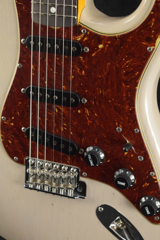 Fender Limited Edition Roasted Stratocaster Journeyman Relic with Closet Classic Hardware Dirty White Blonde