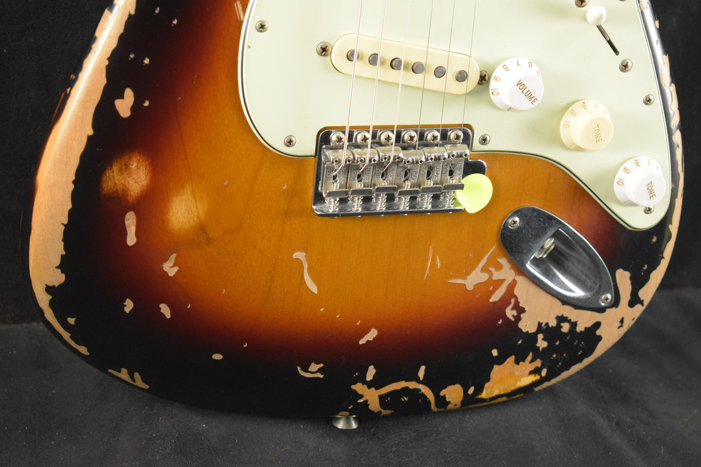 Fender Mike McCready Stratocaster 3-Color Sunburst Rosewood Fingerboard