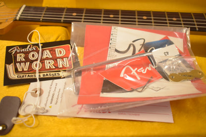 Fender Mike McCready Stratocaster 3-Color Sunburst Rosewood Fingerboard