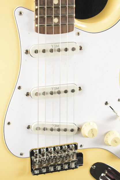 Fender Yngwie Malmsteen Stratocaster Vintage White Scalloped Rosewood Fingerboard