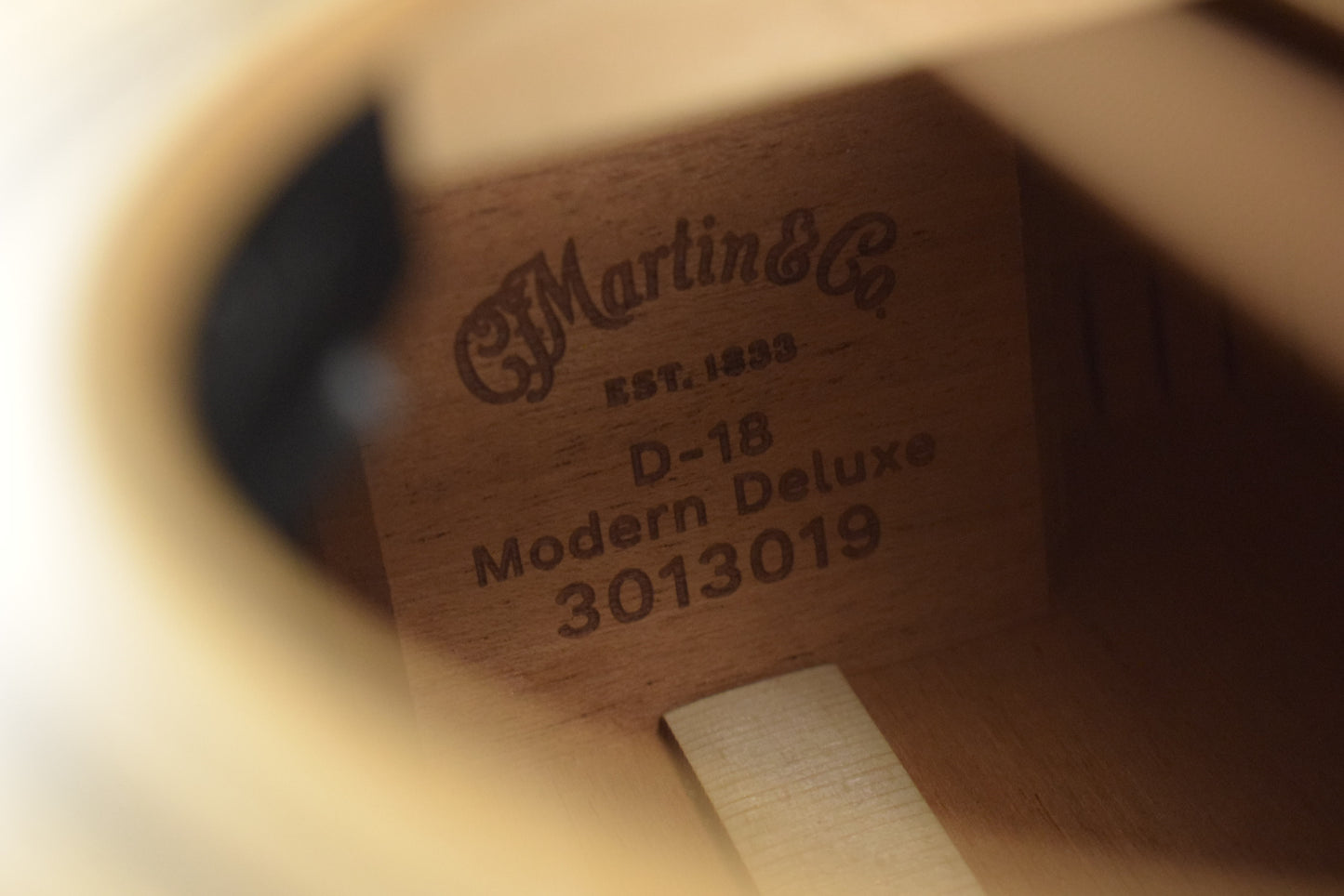 Martin D-18E Modern Deluxe Fishman Aura VT Blend VTS