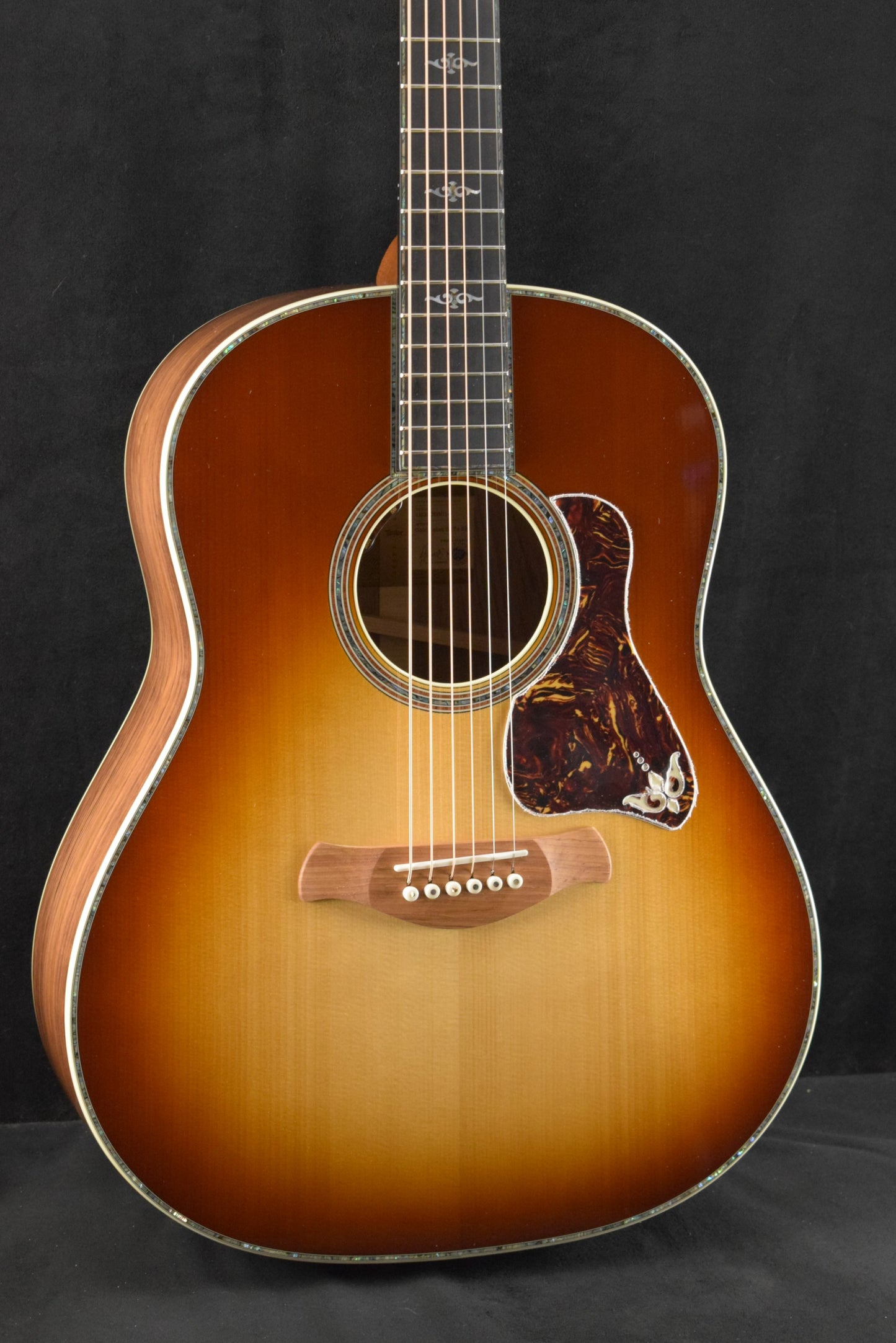 Taylor Gold Label 917e SB Honduran Rosewood Teardrop Sunburst Top