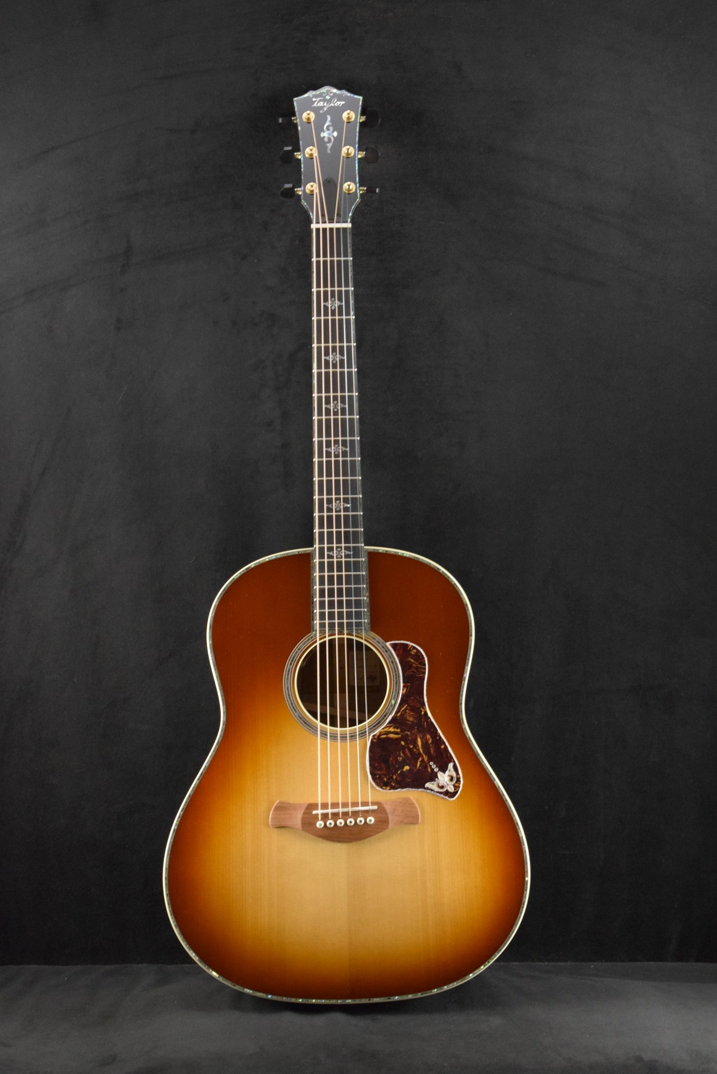 Taylor Gold Label 917e SB Honduran Rosewood Teardrop Sunburst Top