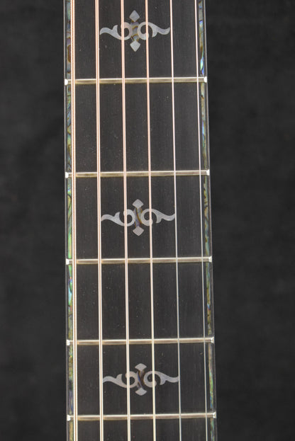 Taylor Gold Label 917e SB Honduran Rosewood Teardrop Sunburst Top