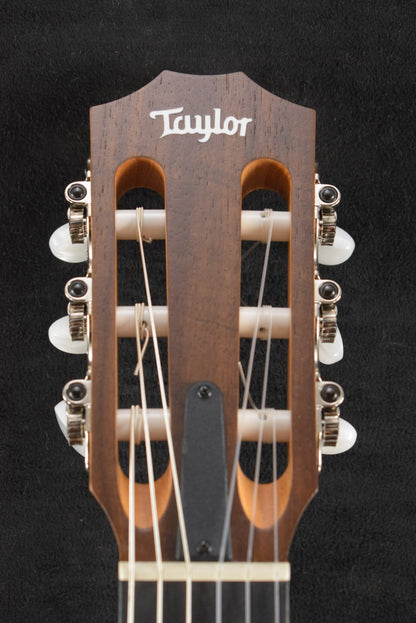 Taylor Academy 12e-N Nylon-String Acoustic-Electric Natural