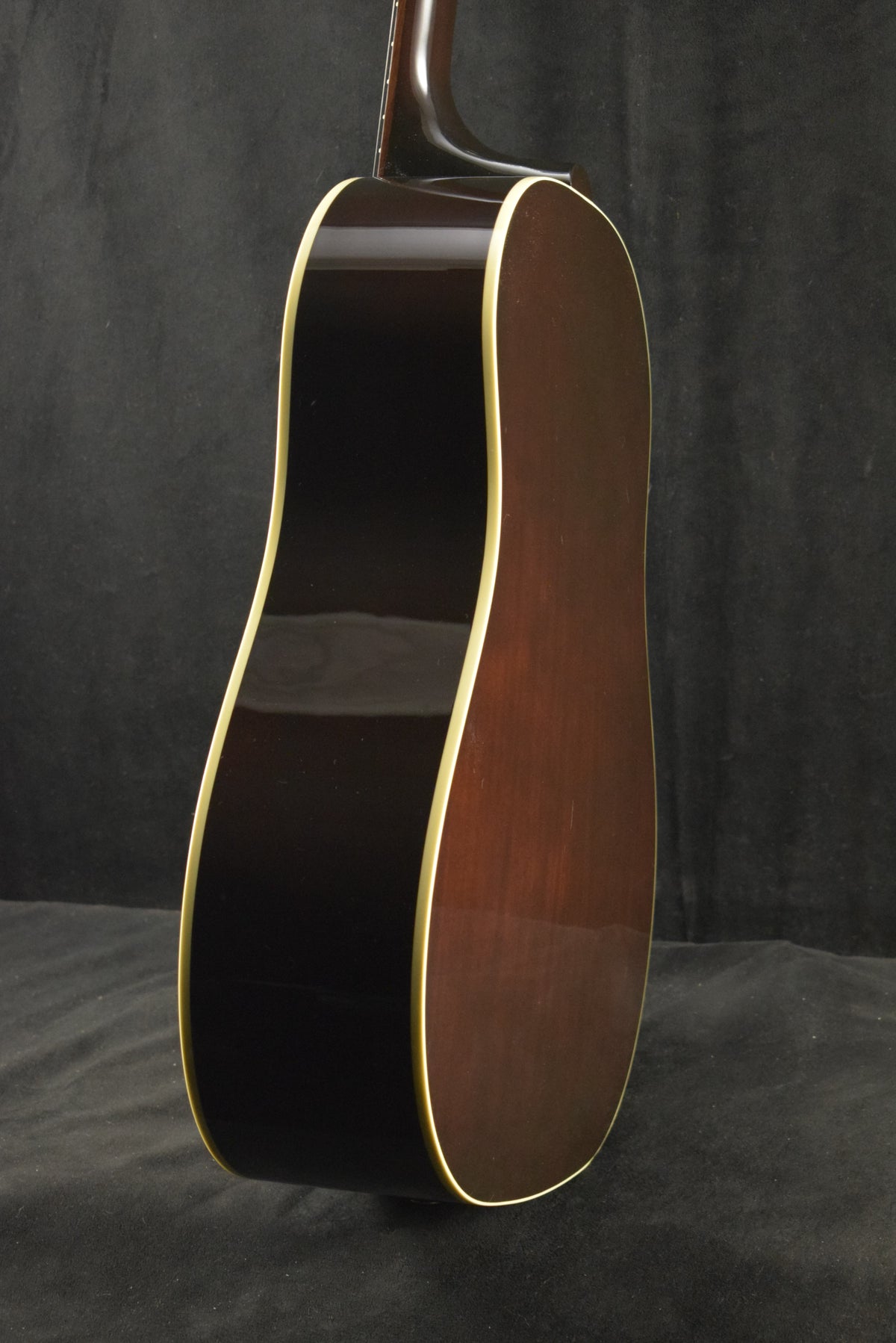 Gibson J-45 Standard Vintage Sunburst