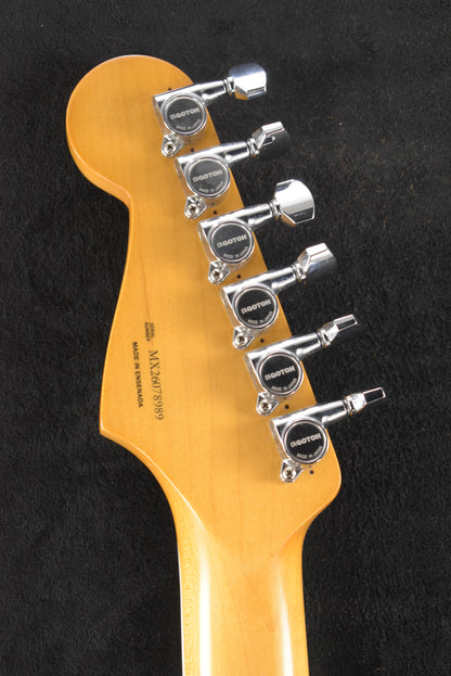 Fender Kurt Cobain Jaguar 3-Color Sunburst Rosewood Fingerboard