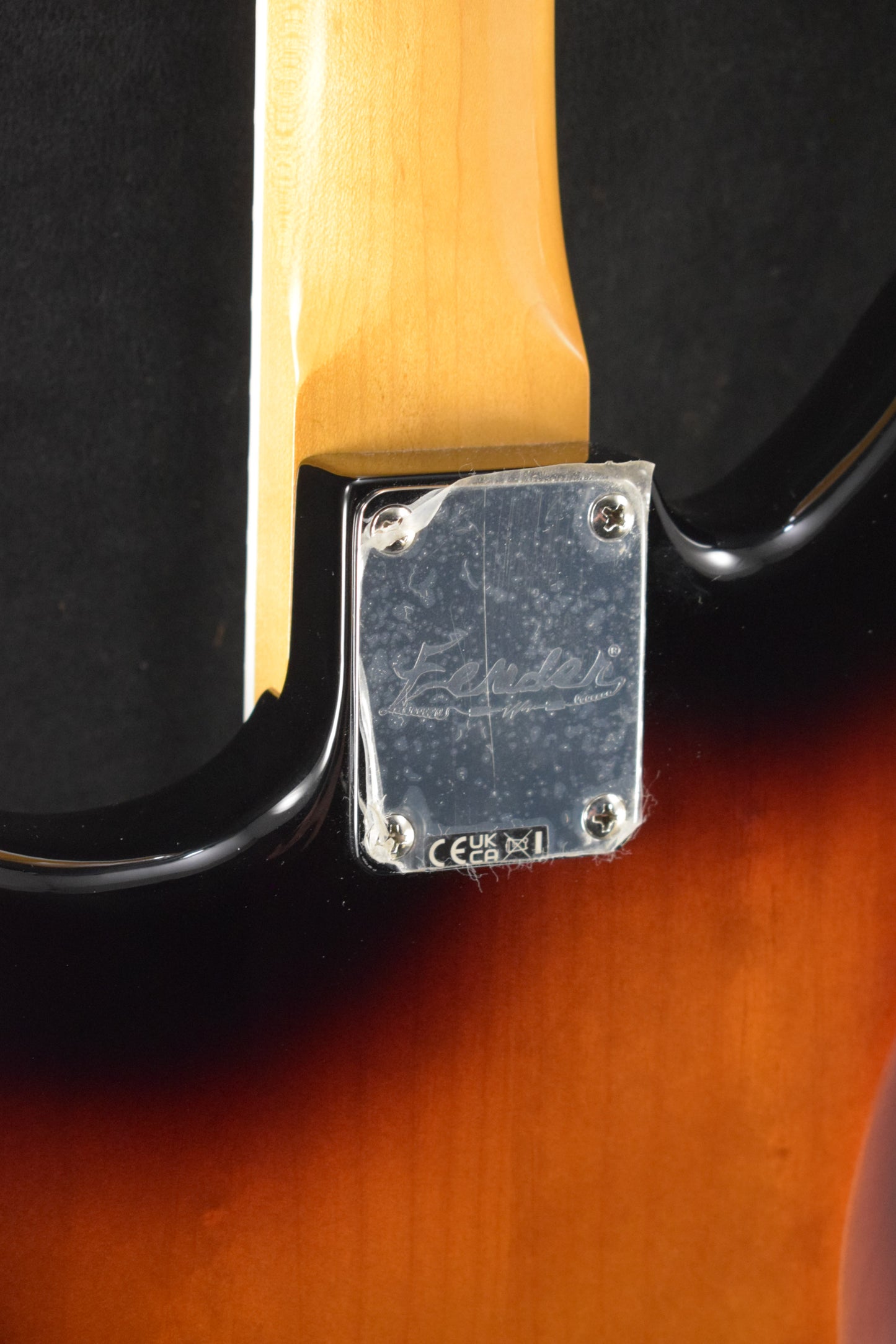 Fender Kurt Cobain Jaguar 3-Color Sunburst Rosewood Fingerboard