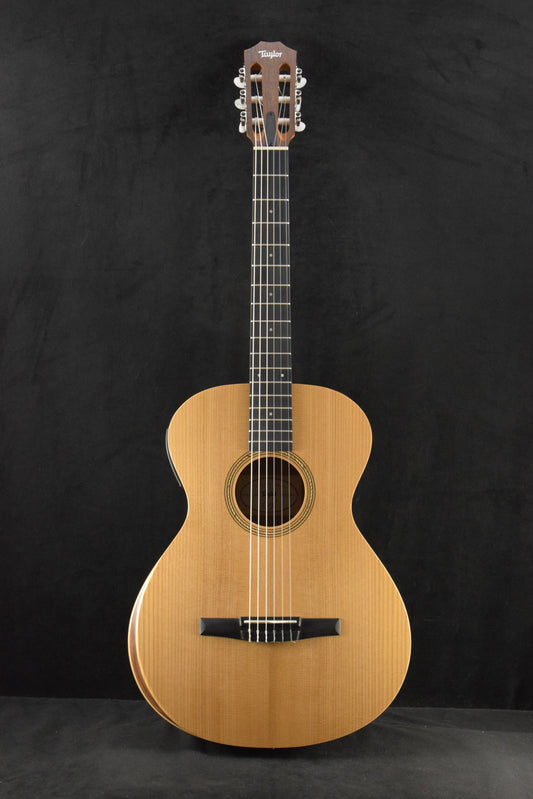 Taylor Academy 12e-N Nylon-String Acoustic-Electric Natural