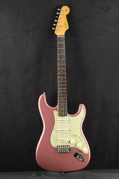 Fender Limited Edition '64 Stratocaster Journeyman Relic - Aged Burgundy Mist Metallic