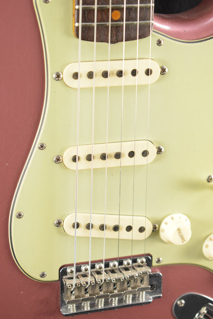 Fender Limited Edition '64 Stratocaster Journeyman Relic - Aged Burgundy Mist Metallic